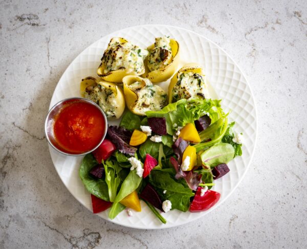 Gluten Free Stuffed shells (serves 2)<p class="archive-product-description" ><p>Spinach, mushroom and ricotta stuffed Paparadelle’s pasta</p>
</p>