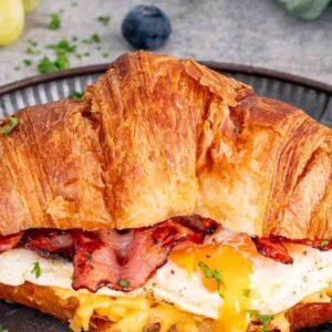 Bacon, egg and cheese croissant