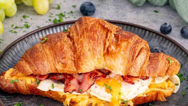 Bacon, egg and cheese croissant